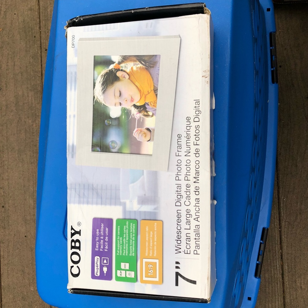 7” Coby Digital Photo Frame - Picture 6 of 7